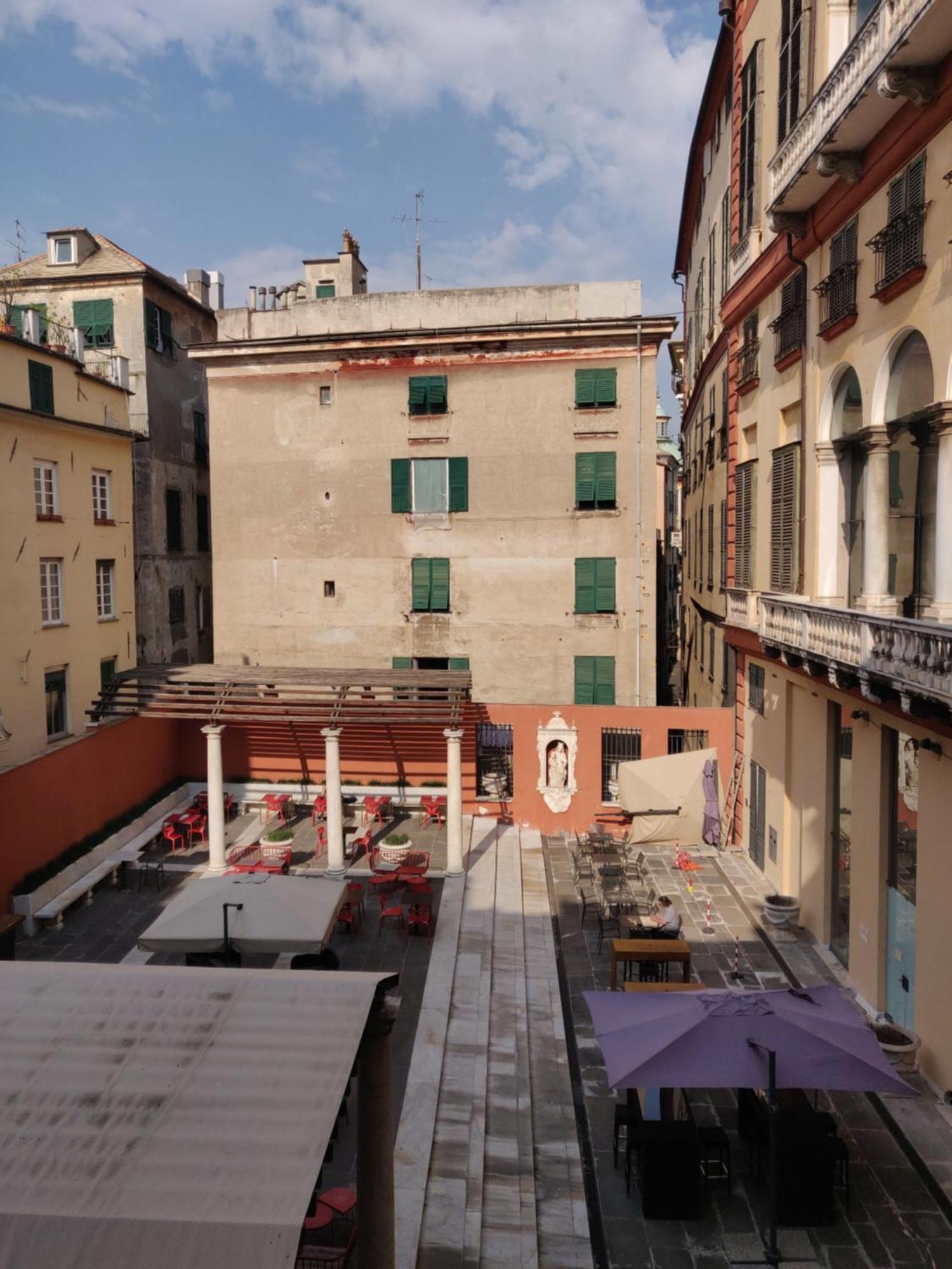 Una Finestra Speciale Su Palazzo Rosso. Monolocale Genoa Luaran gambar